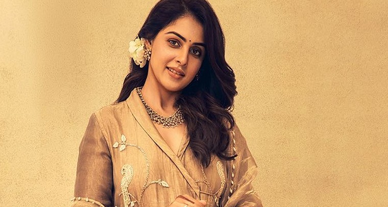  ట్రెడిషనల్ వేర్ లో జెనీలియా