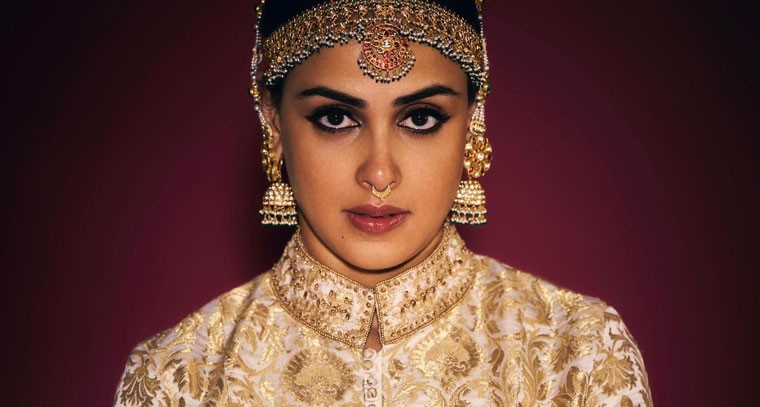  ట్రెడిషనల్ లుక్ లో జెనీలియా