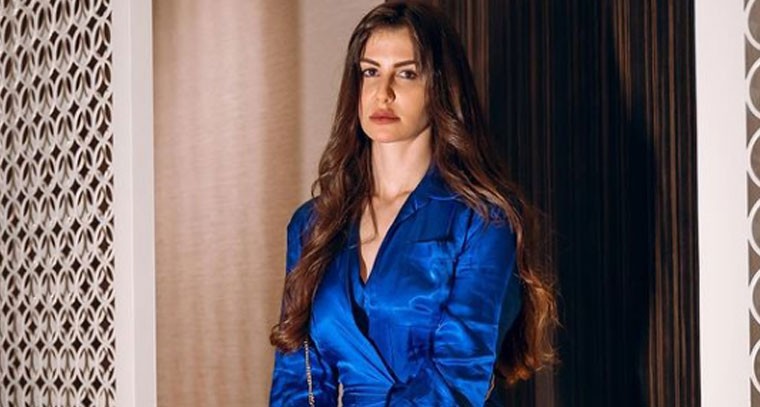 బ్లూ కలక్ డ్రెస్‌లో జార్జియా ఆండ్రియా 