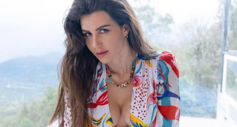 బాడీకాన్ డ్రెస్ లో జార్జియా ఆండ్రియా ఫొటోస్ 