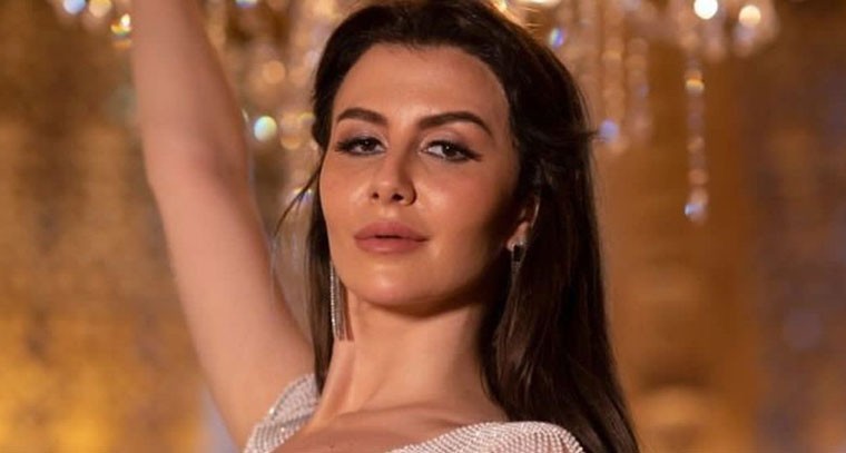 జార్జియా ఆండ్రియా  అందాలు అదుర్స్ 