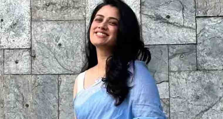 సోషల్ మీడియాలో తనపై చేస్తున్న కామెంట్లపై స్పందించిన గిరిజా ఓక్