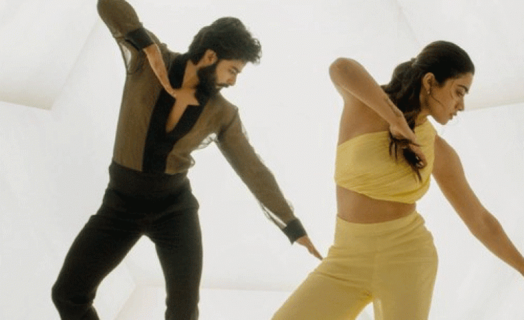 'ది గర్ల్‌ఫ్రెండ్' ఫస్ట్ సింగల్ మ్యూజిక్ వీడియో రిలీజ్ 