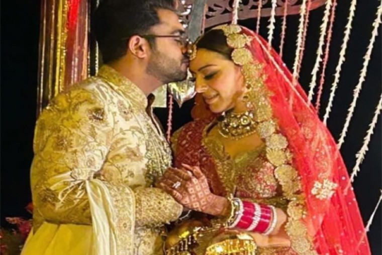 వివాహజీవితంలోకి అడుగుపెట్టిన హీరోయిన్ హన్సిక..!!