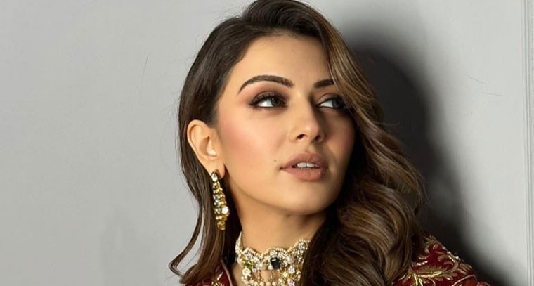 పరిశ్రమలోని పెద్ద డిజైనర్లు బ్లాక్ సీక్రెట్‌ను వెల్లడించిన హన్సిక మోత్వాని