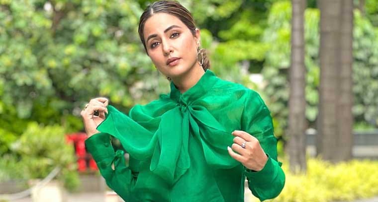 నటి హీనా ఖాన్ సిజ్లింగ్ లుక్