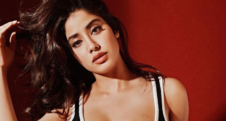 బ్లాక్ కలర్ మల్టీకట్ స్కిన్ ఫిట్ డ్రెస్ జాన్వీ కపూర్