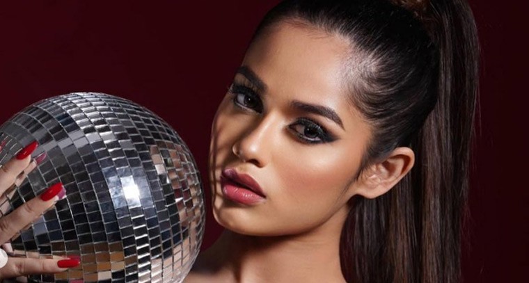 స్లీవ్‌లెస్ జంప్‌సూట్‌ లో జన్నత్ జుబేర్