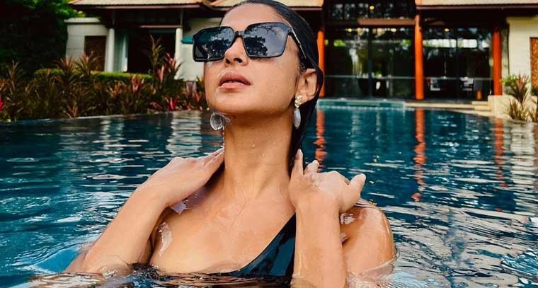  బ్లాక్ మోనోకానీలో జెన్నిఫర్ వింగెట్..ఫొటోస్ 
