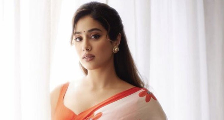 జాన్వీ కపూర్ అందాల ఆరబోత