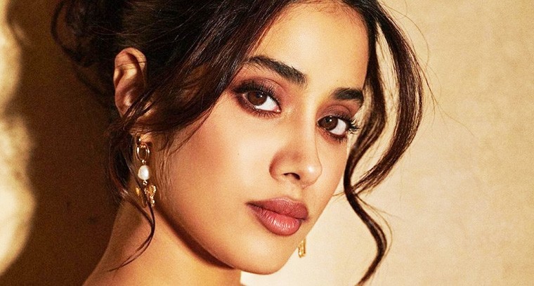 మరోసారి అందాలు ఆరబోసిన జాన్వీ కపూర్..ఫొటోస్ 