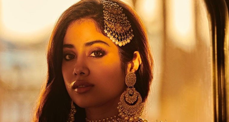 పెళ్లికూతురు వేషంలో జాన్వీ కపూర్ 