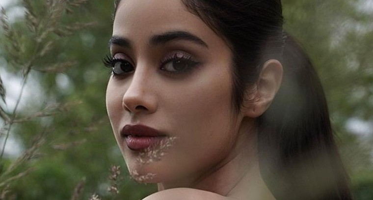  'ఉల్జ్' షూటింగ్ గ్యాప్ లో జాహ్నవి ఫోటోషూట్  !