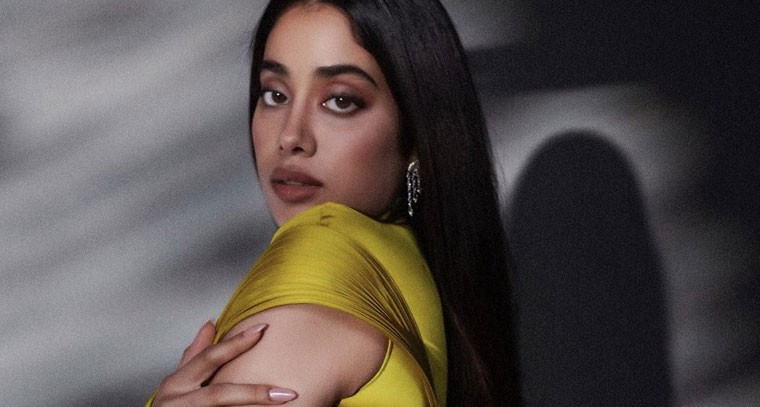 జాన్వీ కపూర్ అందాల ఆరబోత