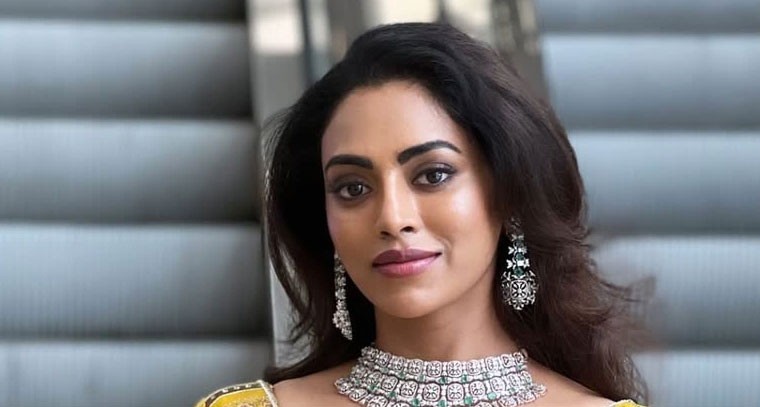 ప్రశాంతత కోసం స్మశానానికి వెళ్తాను: కామాక్షి భాస్కర్ల