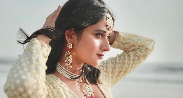 కనికా మన్ ఇన్‌స్టాగ్రామ్ పిక్స్ 