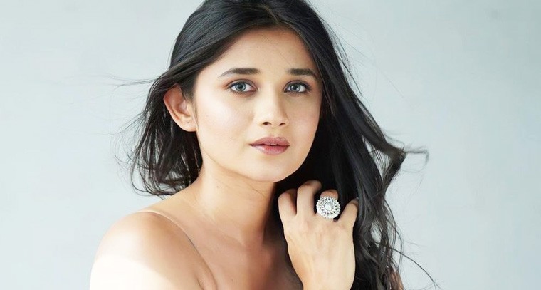 కనికా మన్ వెకేషన్ ఫొటోస్ !