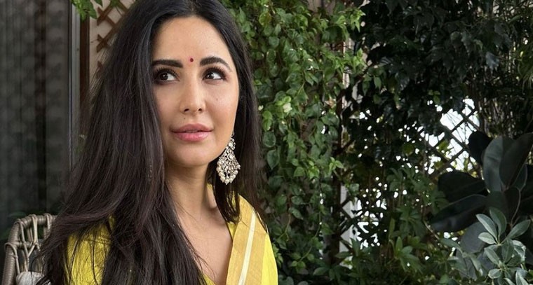 ఎల్లో శారీలో కత్తిలాంటి ఫోజులిచ్చిన కత్రీనా కైఫ్