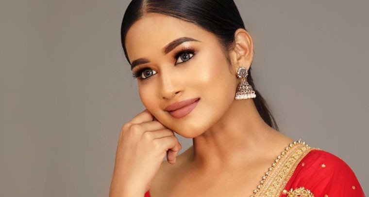 కావ్య అరివుమణి లేటెస్ట్ స్టిల్స్ 