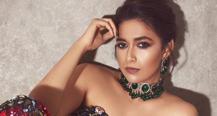 కీర్తి సురేష్ క్లీవేజ్ షో