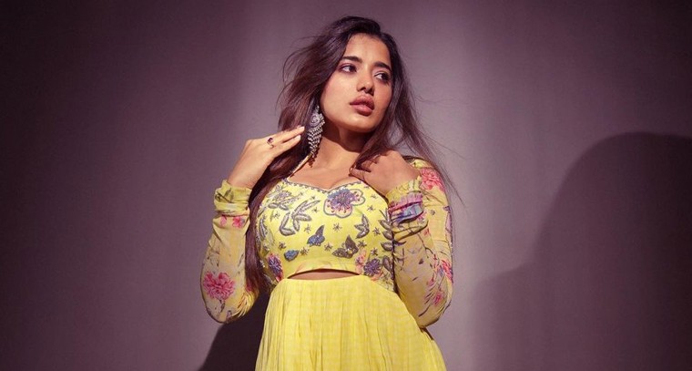 కేతిక హాట్ ట్రీట్ !