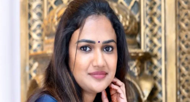 బిగ్ బాస్ ఫేమ్ అరియానా గ్లోరీ అసలు పేరు తెలుసా?