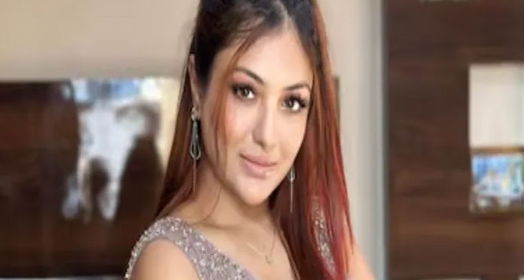 సూర్యకుమార్ యాదవ్ నాకు మెసేజ్ లు పంపేవారు: నటి ఖుషీ ముఖర్జీ