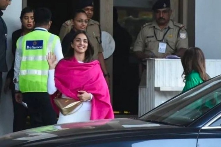 లేటెస్ట్ : జైసల్మేర్ బయలుదేరిన కియారా & ఫ్యామిలీ ..!!