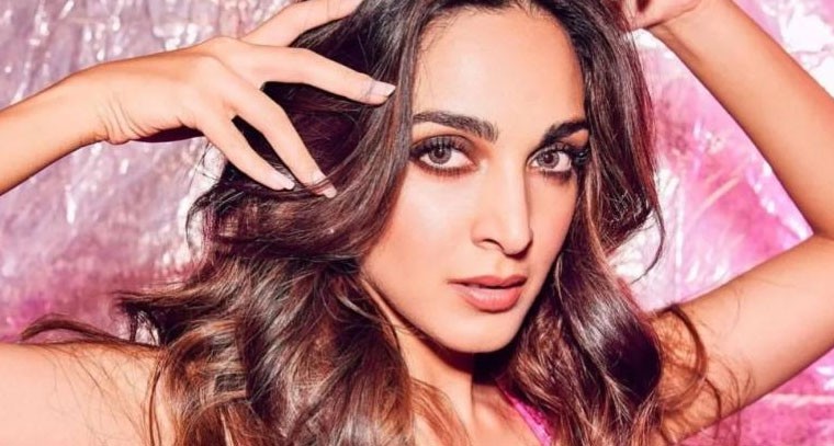 పింక్ కలర్ డ్రెస్ లో మెరిసిపోతున్న కియారా అద్వానీ