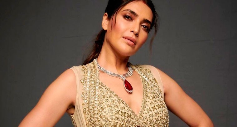 కరిష్మా తన్నా అందమైన ఫొటోస్ 