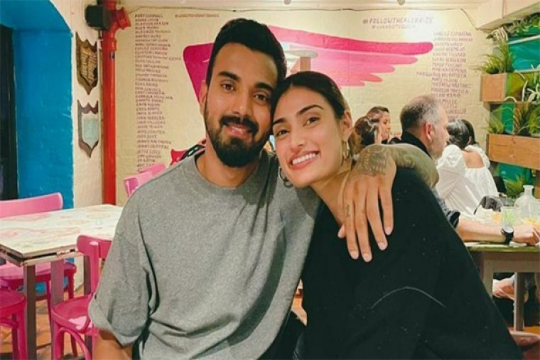 బాలీవుడ్ లవ్ బర్డ్స్ వివాహానికి ముహూర్తం ఫిక్స్..?
