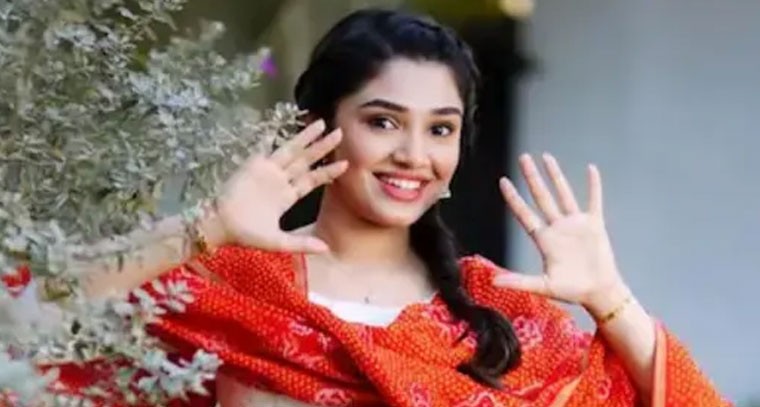 అప్పుడు చైల్డ్ ఆర్టిస్ట్ గా.. ఇపుడు అదే హీరోతో హీరోయిన్‌గా