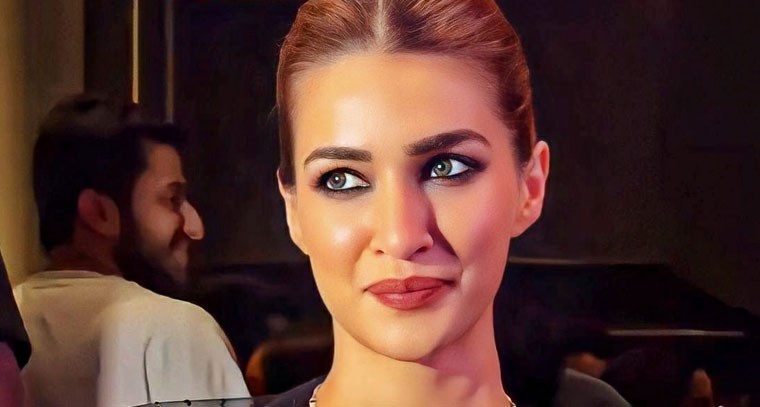 బ్లాక్ ట్రాన్స్‌పరెంట్ డ్రెస్ లో కృతి సనన్ 