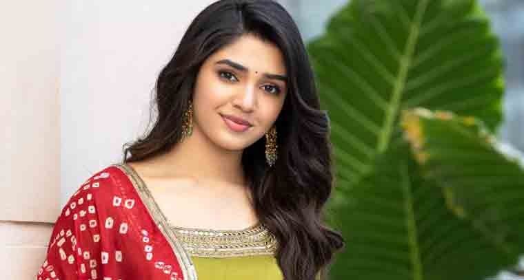 నాకు మొదటి అవకాశం అలా వచ్చింది 
