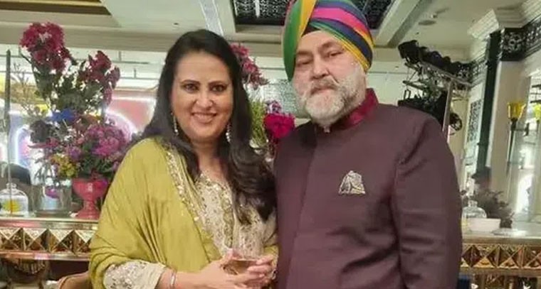 బాత్రూంలో కుప్పకూలిన నటి భర్త