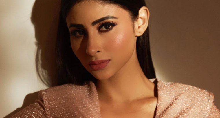 మౌని రాయ్ లేటెస్ట్ స్టిల్స్ 