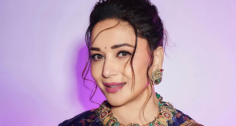 చీరకట్టులో మాధురీ దీక్షిత్  అదుర్స్ !