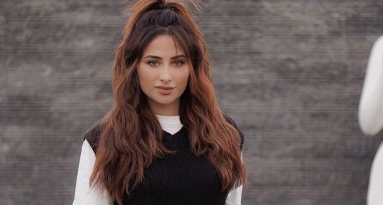 షార్ట్ డ్రెస్ లో మహీరా శర్మ