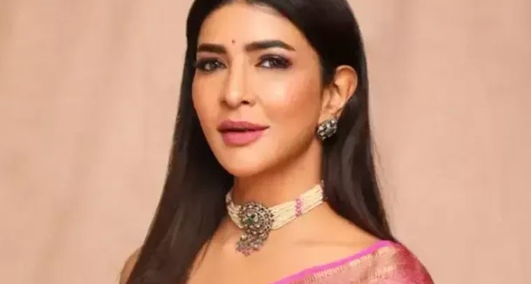 మంచు కుటుంబం ఒక్కటి కావాలని కోరుకుంటున్నా: మంచు లక్ష్మి