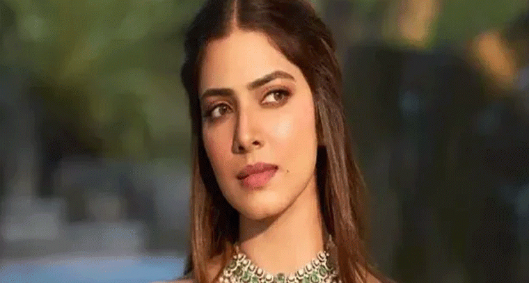 బాహుబలి కంటే ముందే ప్రభాస్​ ఇష్టం: మాళవిక మోహనన్