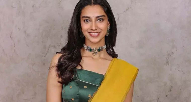 మీనాక్షి చౌదరి.. సుశాంత్‌తో ప్రేమాయణంపై జోరుగా ప్రచారం!