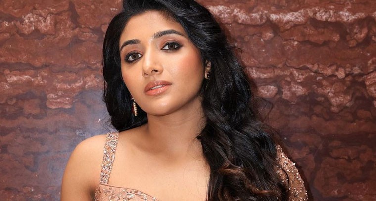 చీరకట్టులో మెరిసిపోతున్న ‘జైలర్’ నటి మిర్నా మీనన్