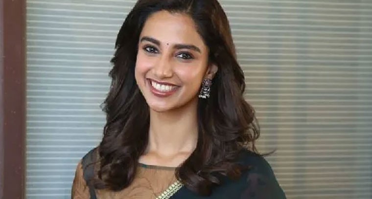 ప్రేమ, పెళ్లి పుకార్లపై నటి మీనాక్షి చౌదరి క్లారిటీ