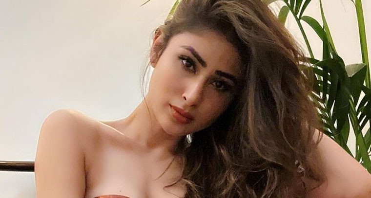 డీప్ నెక్ డ్రెస్ లో మౌని రాయ్