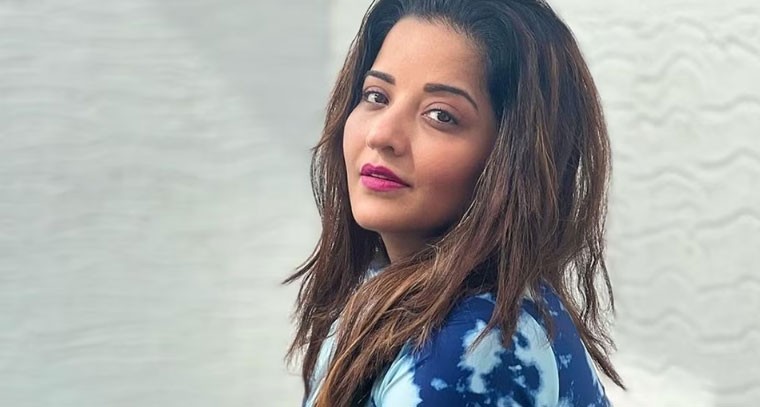 మోనాలిసా కిల్లర్ పోజ్ !