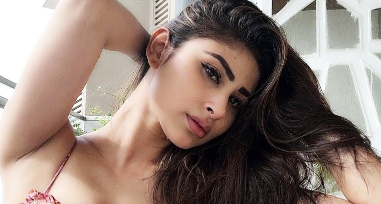 స్టైలిష్ లుక్ లో మౌని రాయ్ !