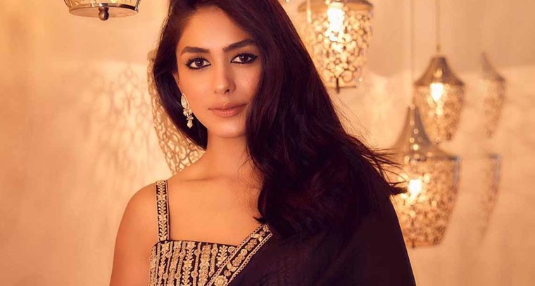 మృణాల్ ఠాకూర్ బ్రేకప్ రహస్యం వెలుగులోకి!