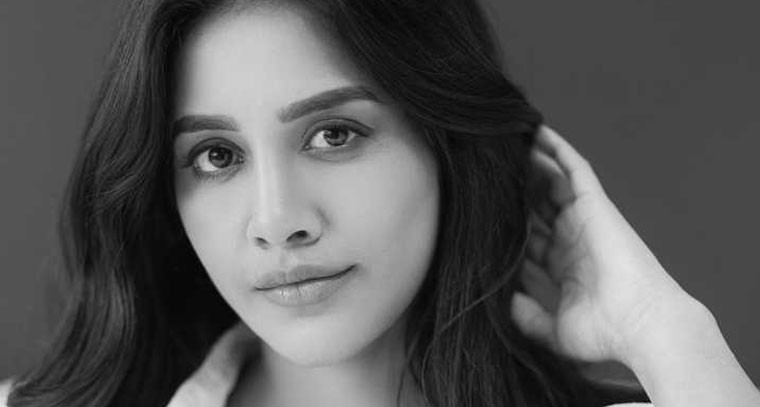 బ్లాక్ అండ్ వైట్ ఫోటోస్ షేర్  చేసిన నభా నటేశ్