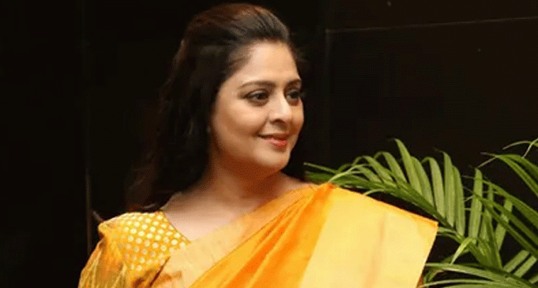 ఆ క్రికెటర్ తో నటి నగ్మా ప్రేమాయణం