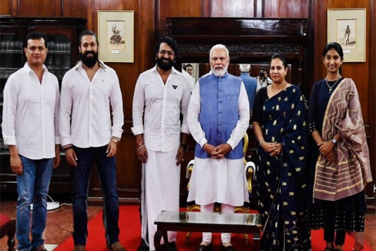 వైరల్ పిక్ : ప్రధానమంత్రితో  KGF, కాంతార హీరోలు ..!!